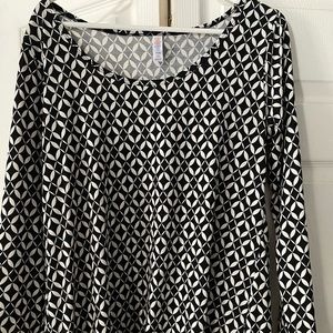Lularoe Lynnae M/L Lot of 5 for $60. Or $15 ea.